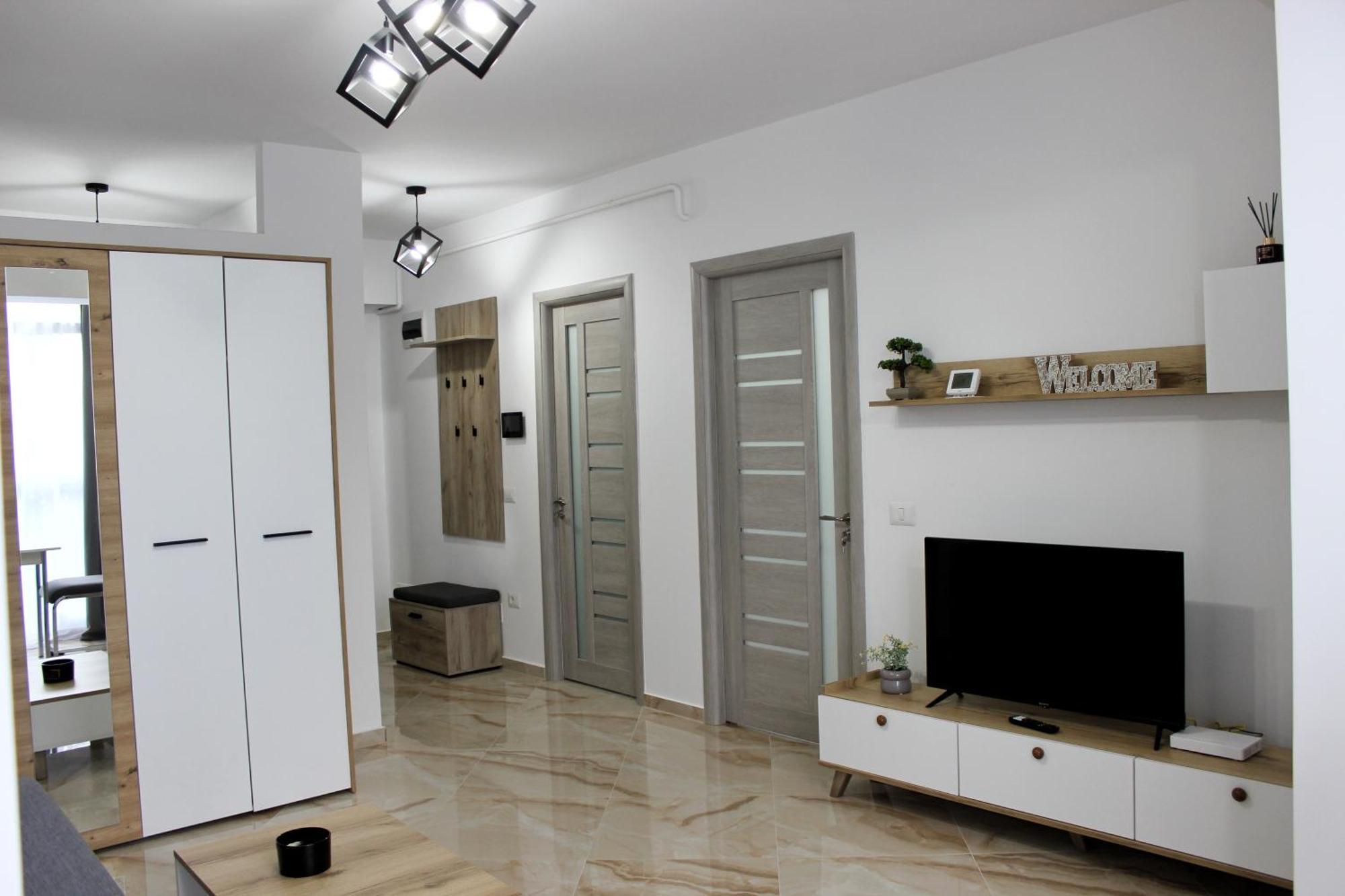 Cozy Apartments In Centre Of Suceava Near Kaufland And University Exterior photo