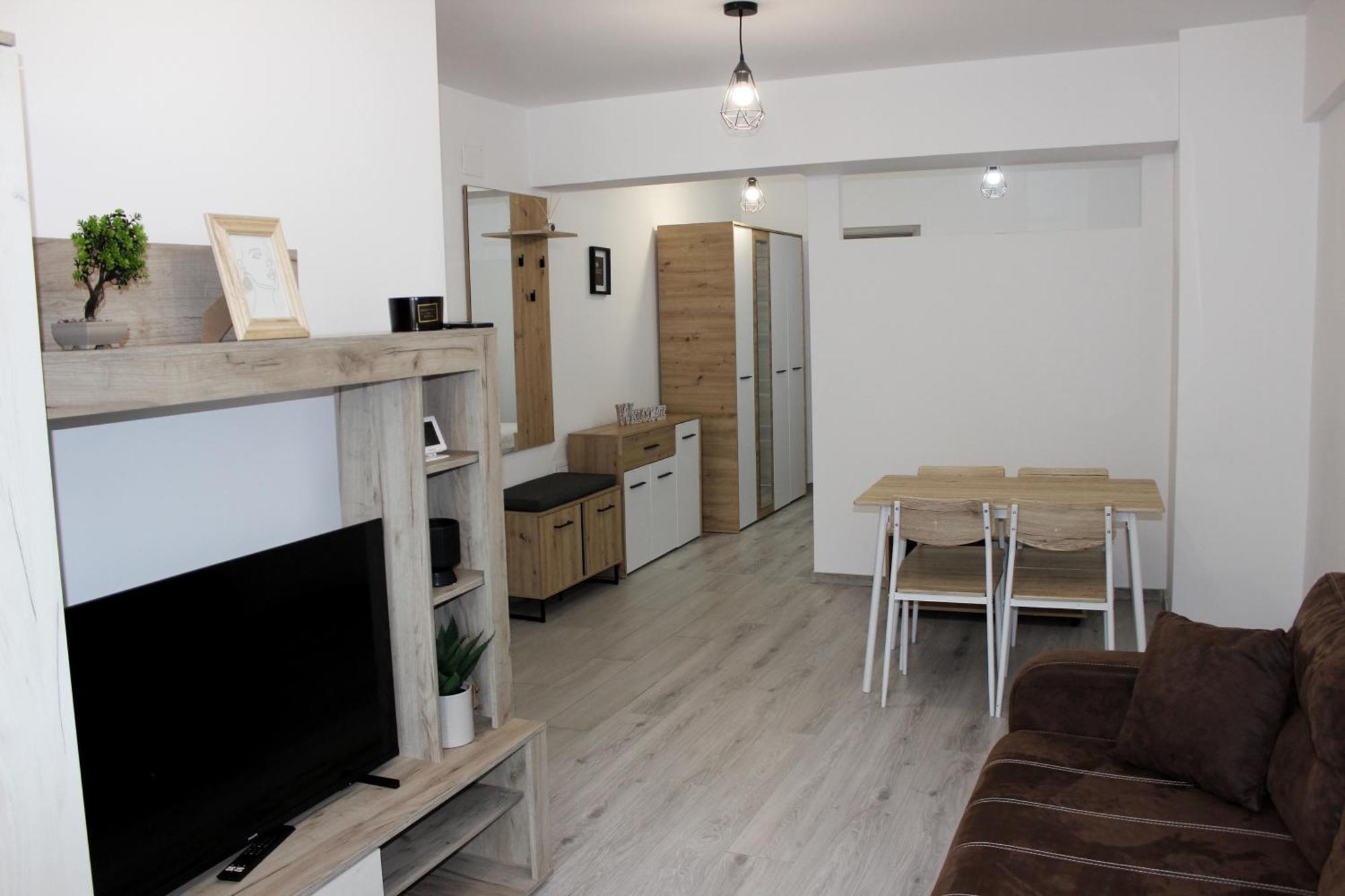 Cozy Apartments In Centre Of Suceava Near Kaufland And University Exterior photo