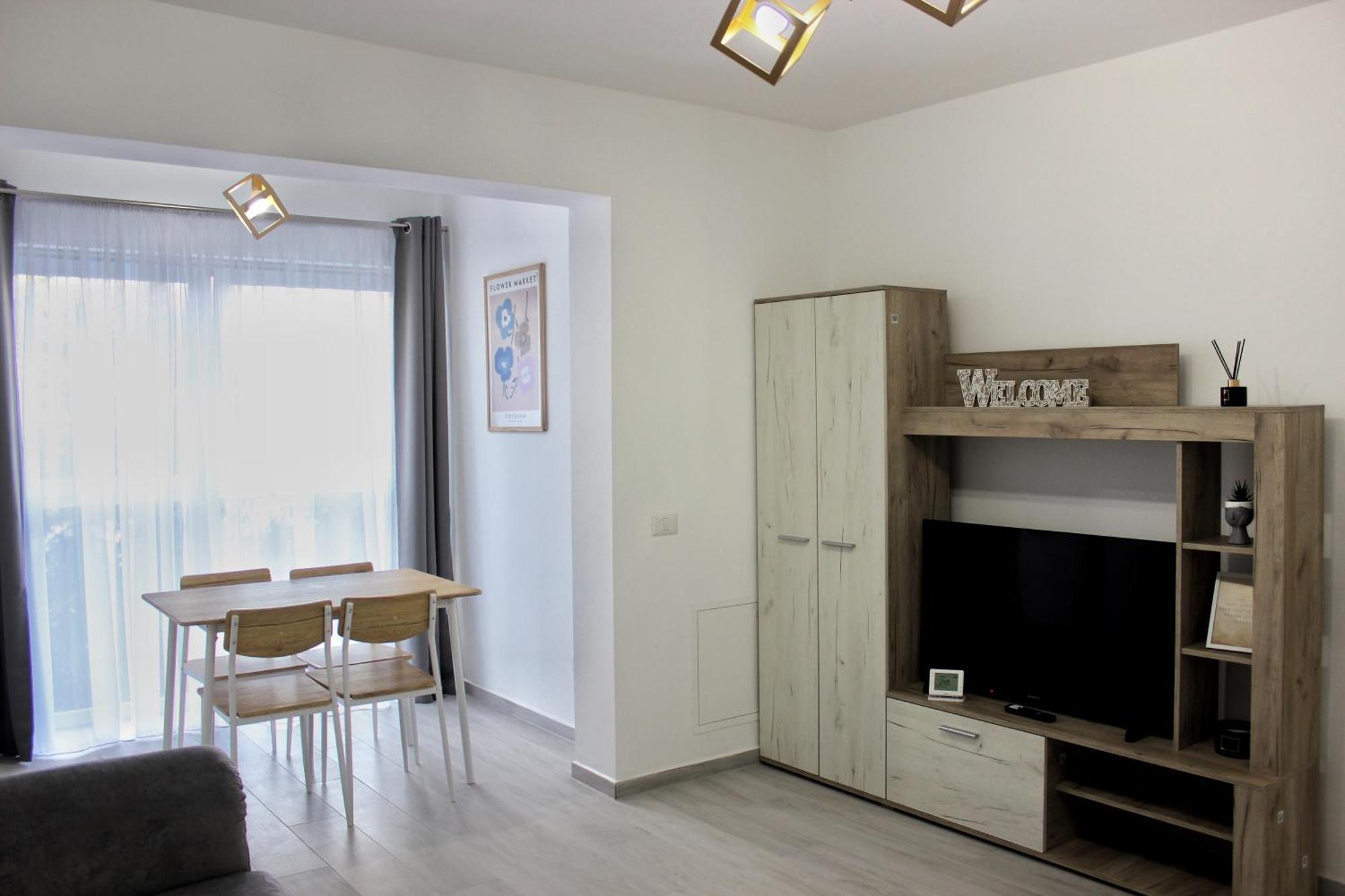 Cozy Apartments In Centre Of Suceava Near Kaufland And University Exterior photo