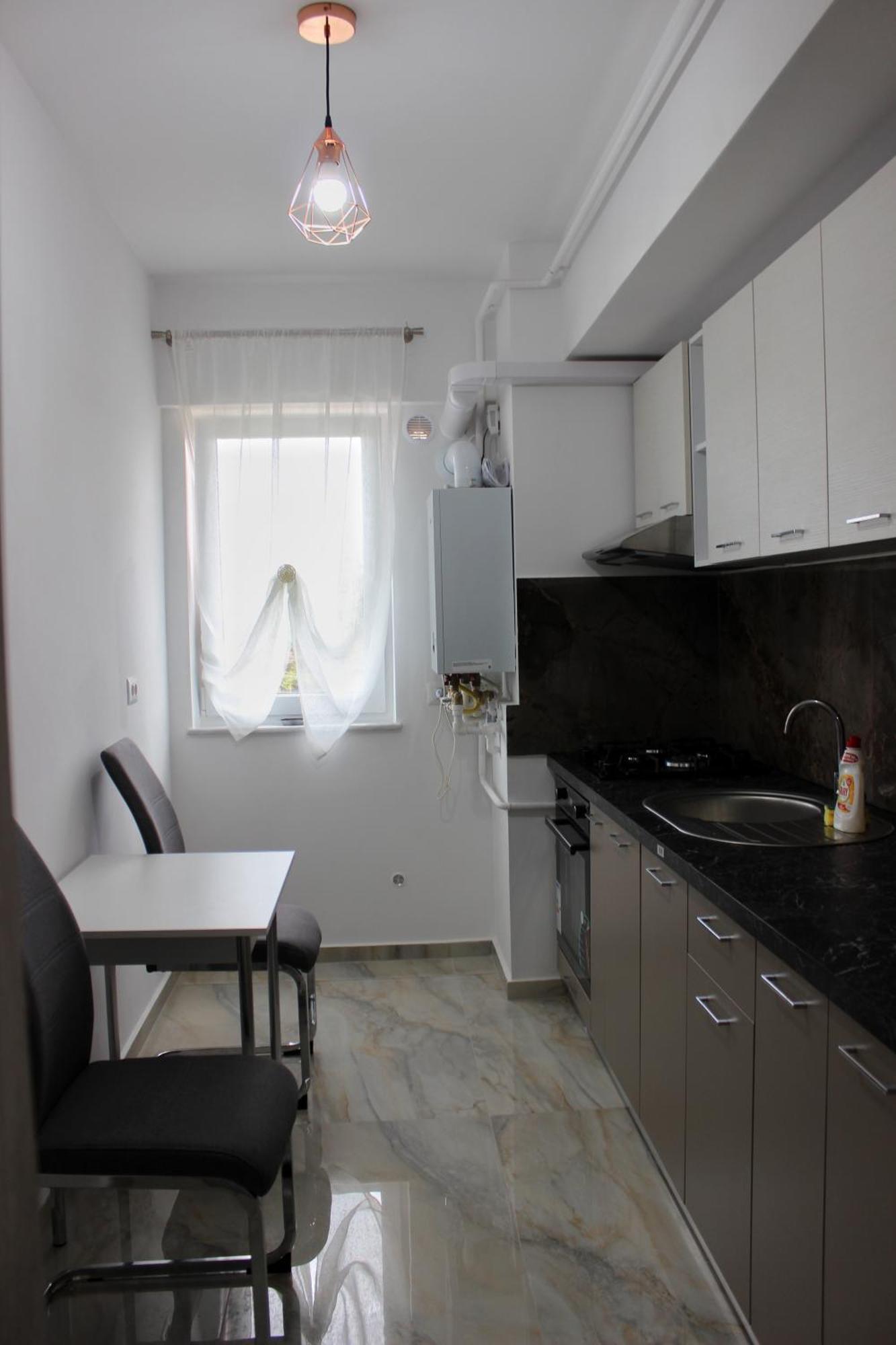 Cozy Apartments In Centre Of Suceava Near Kaufland And University Exterior photo