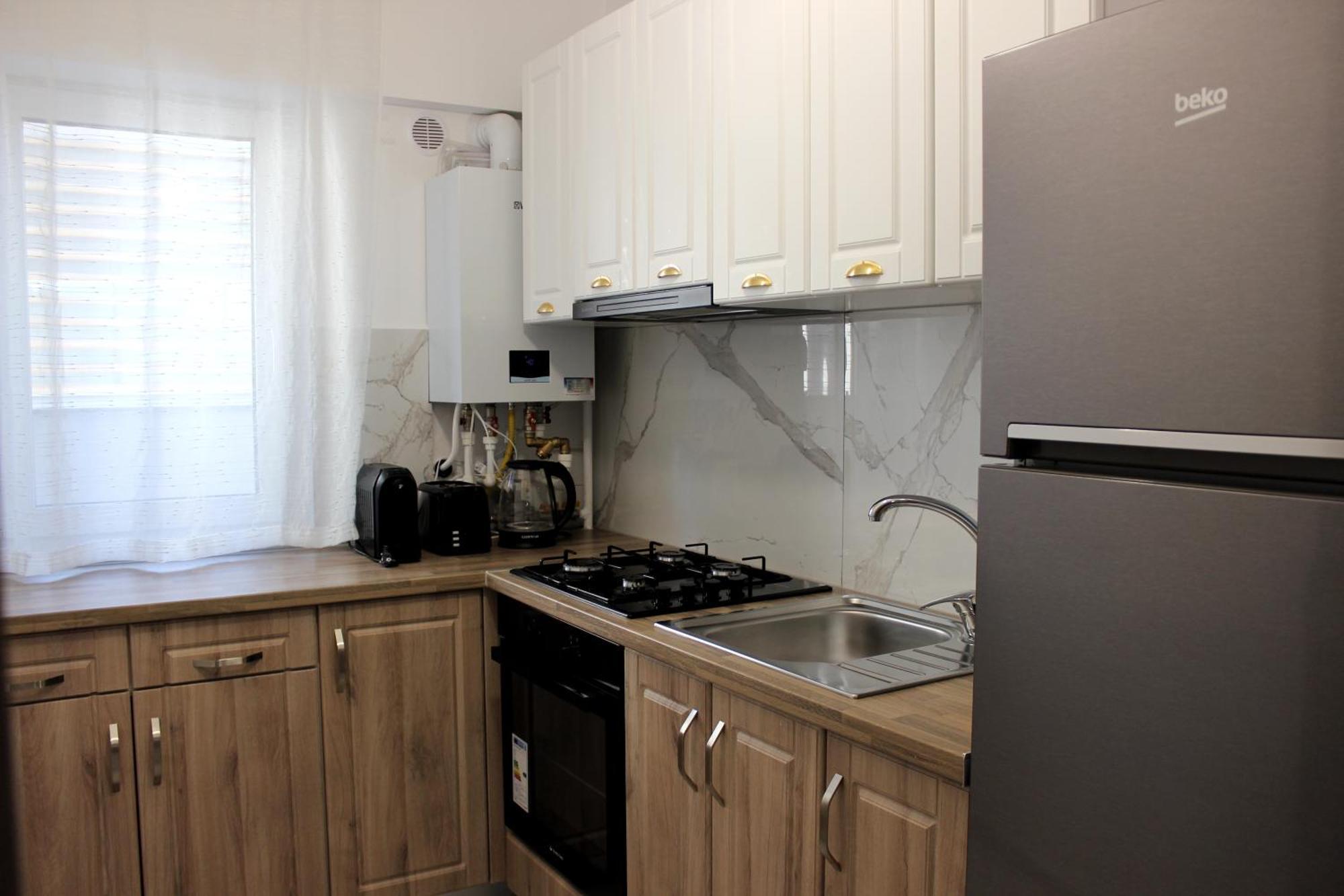 Cozy Apartments In Centre Of Suceava Near Kaufland And University Exterior photo